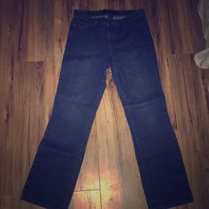 Good condition low rise jeans